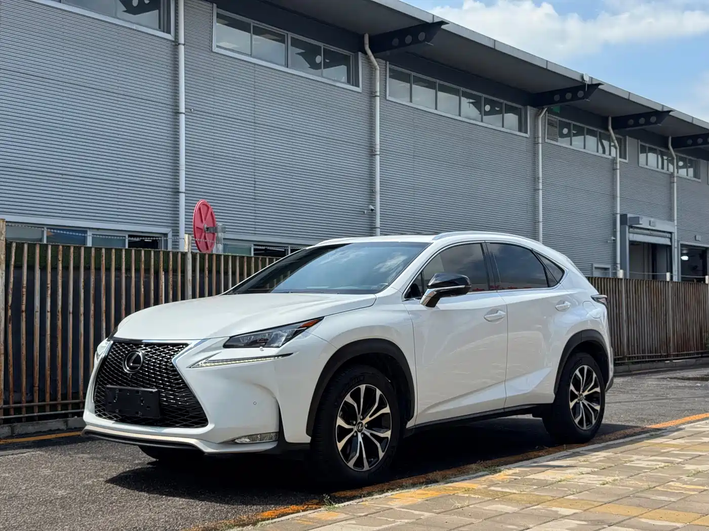 Фото 1 - Lexus NX