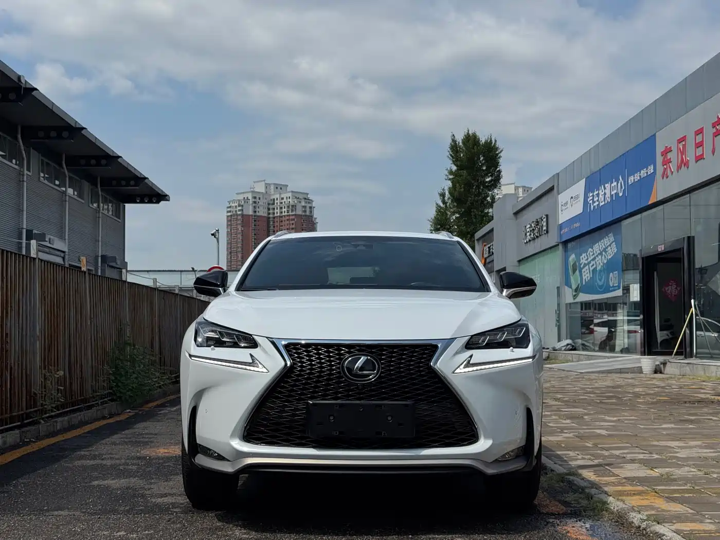 Фото 2 - Lexus NX
