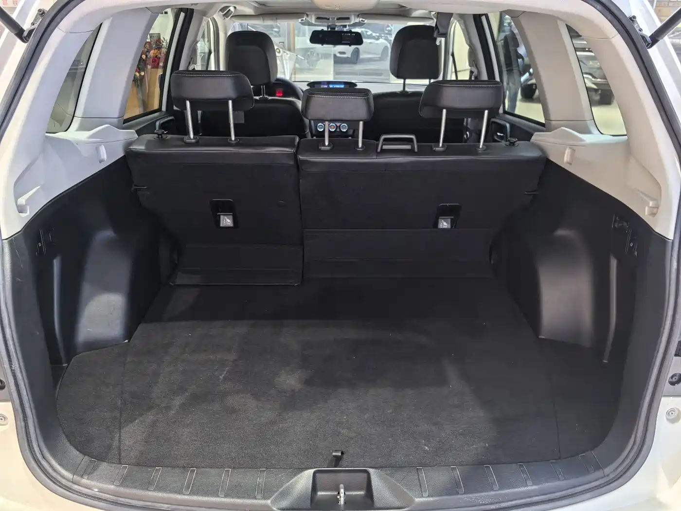 Subaru Forester 2013 2.5i Automatic Elite Navigation Edition фото 16