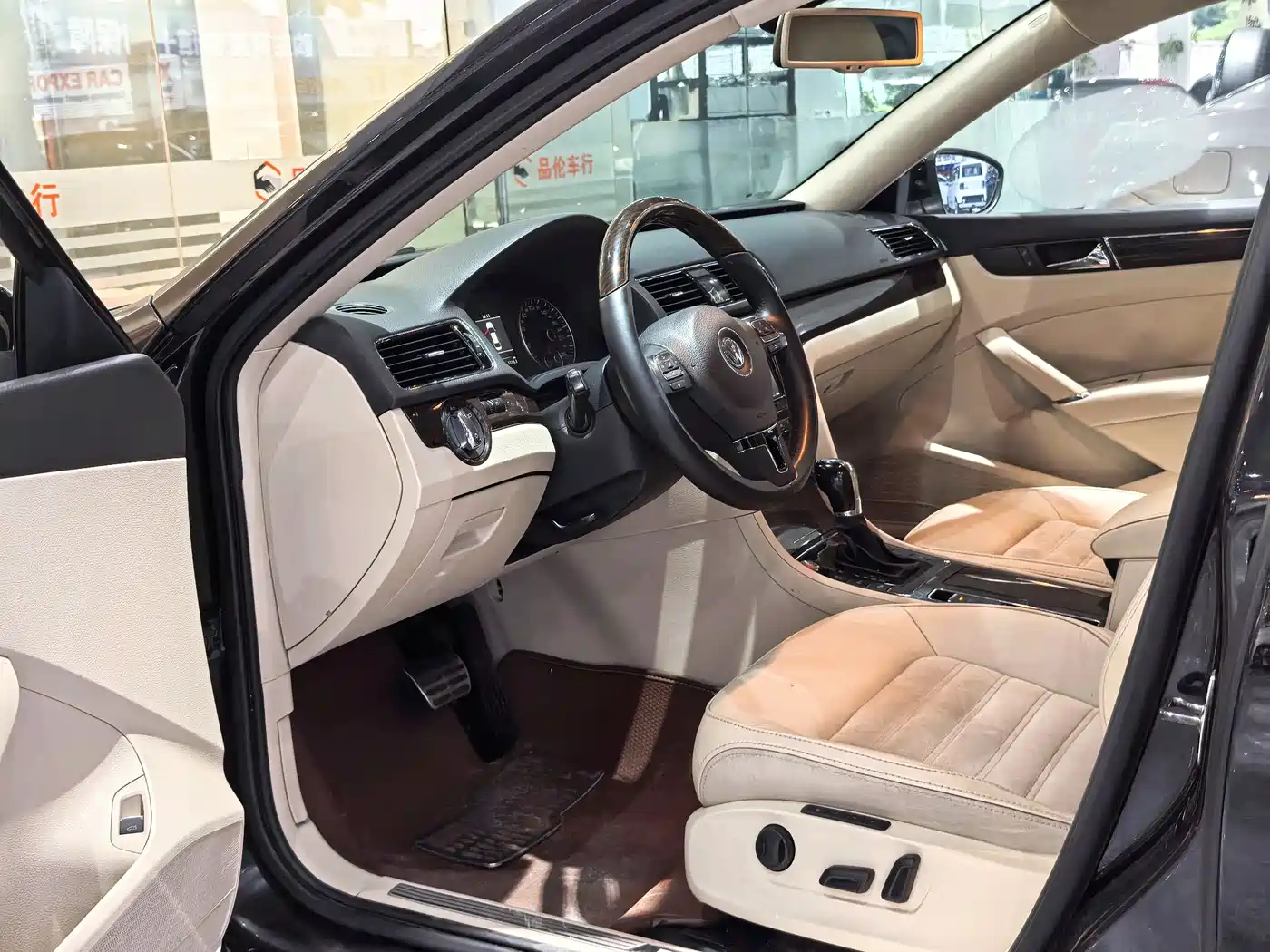 Фото 4 - Volkswagen Passat