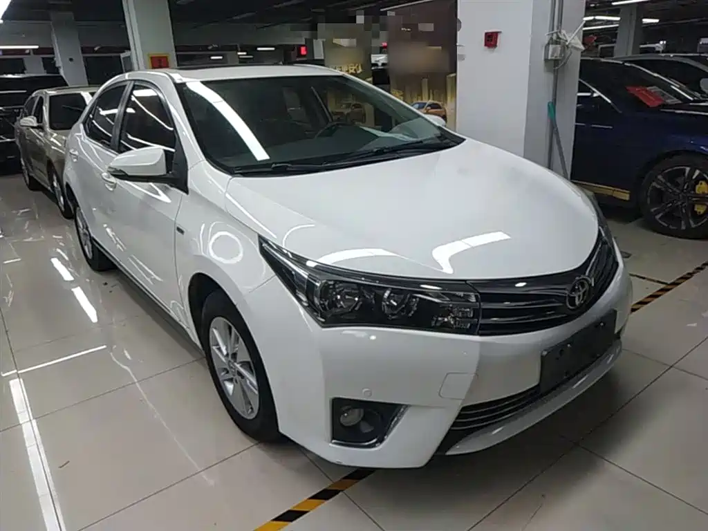 Toyota Corolla 2014 1.6L CVT GL-i фото 4