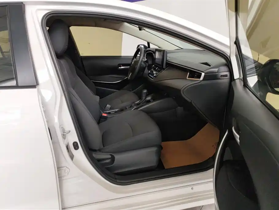 Toyota Corolla 2022 Hybrid 1.8L E-CVT Pioneer Edition фото 8