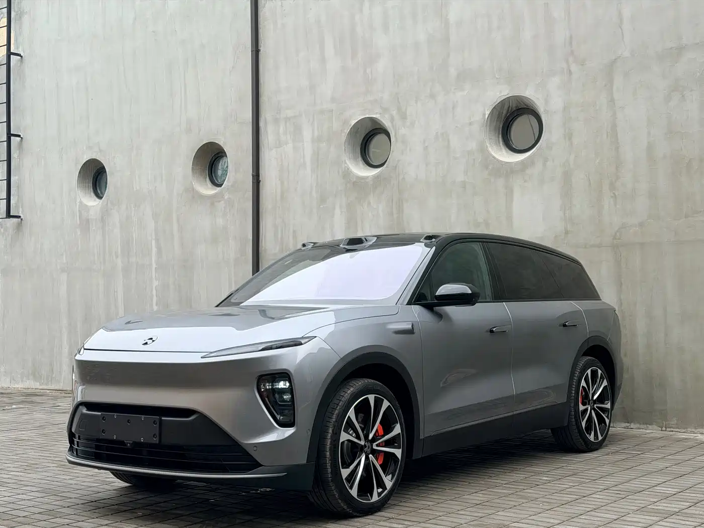 Nio ES8