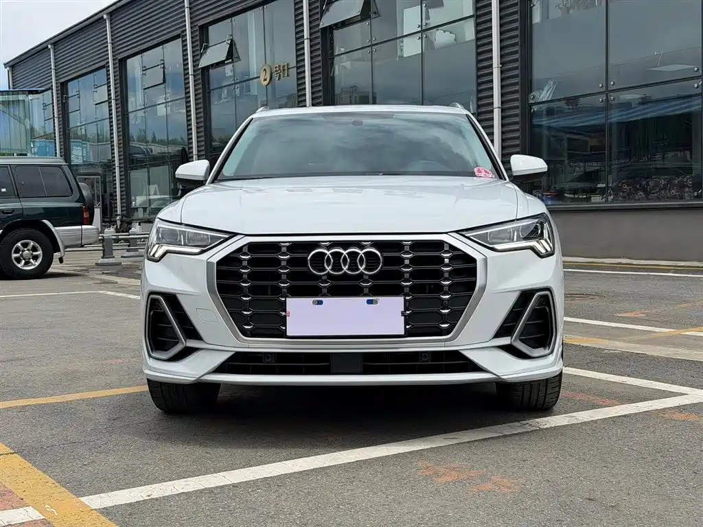 Audi Q3 2022 35 TFSI Fashion Dynamic фото 2