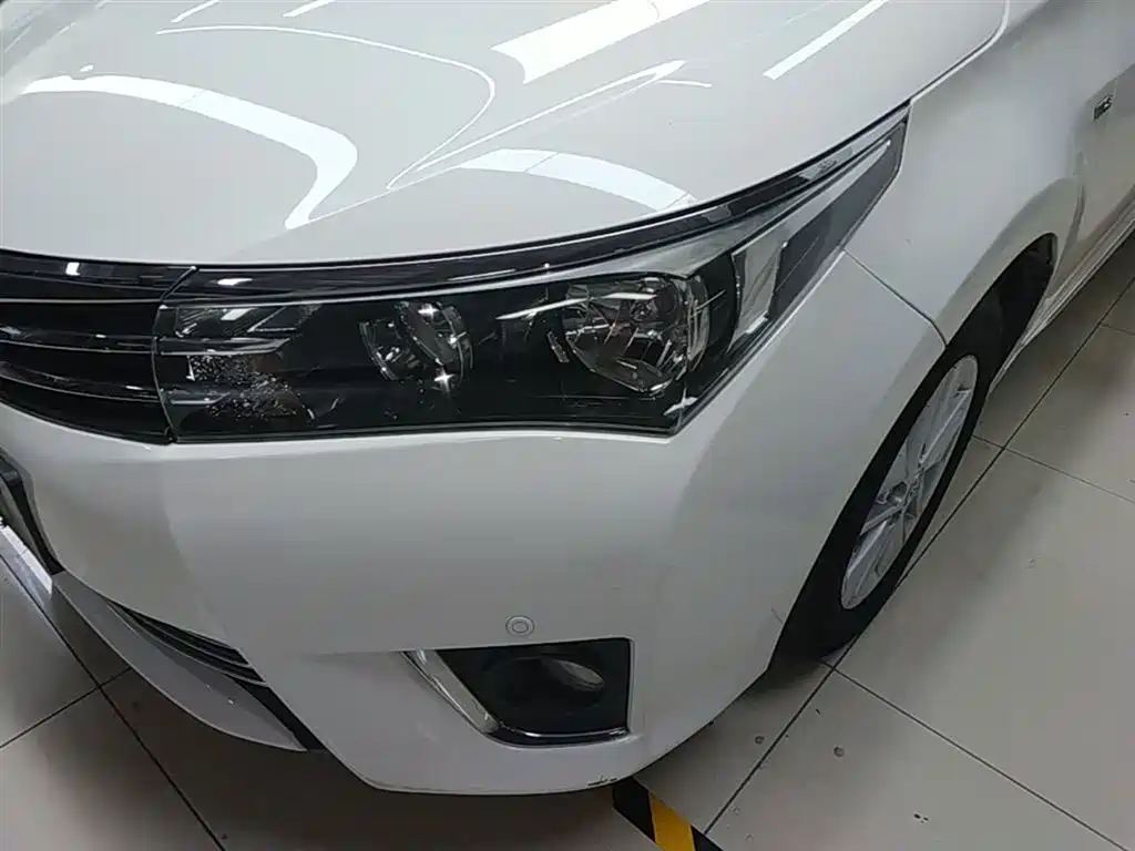 Toyota Corolla 2014 1.6L CVT GL-i фото 24