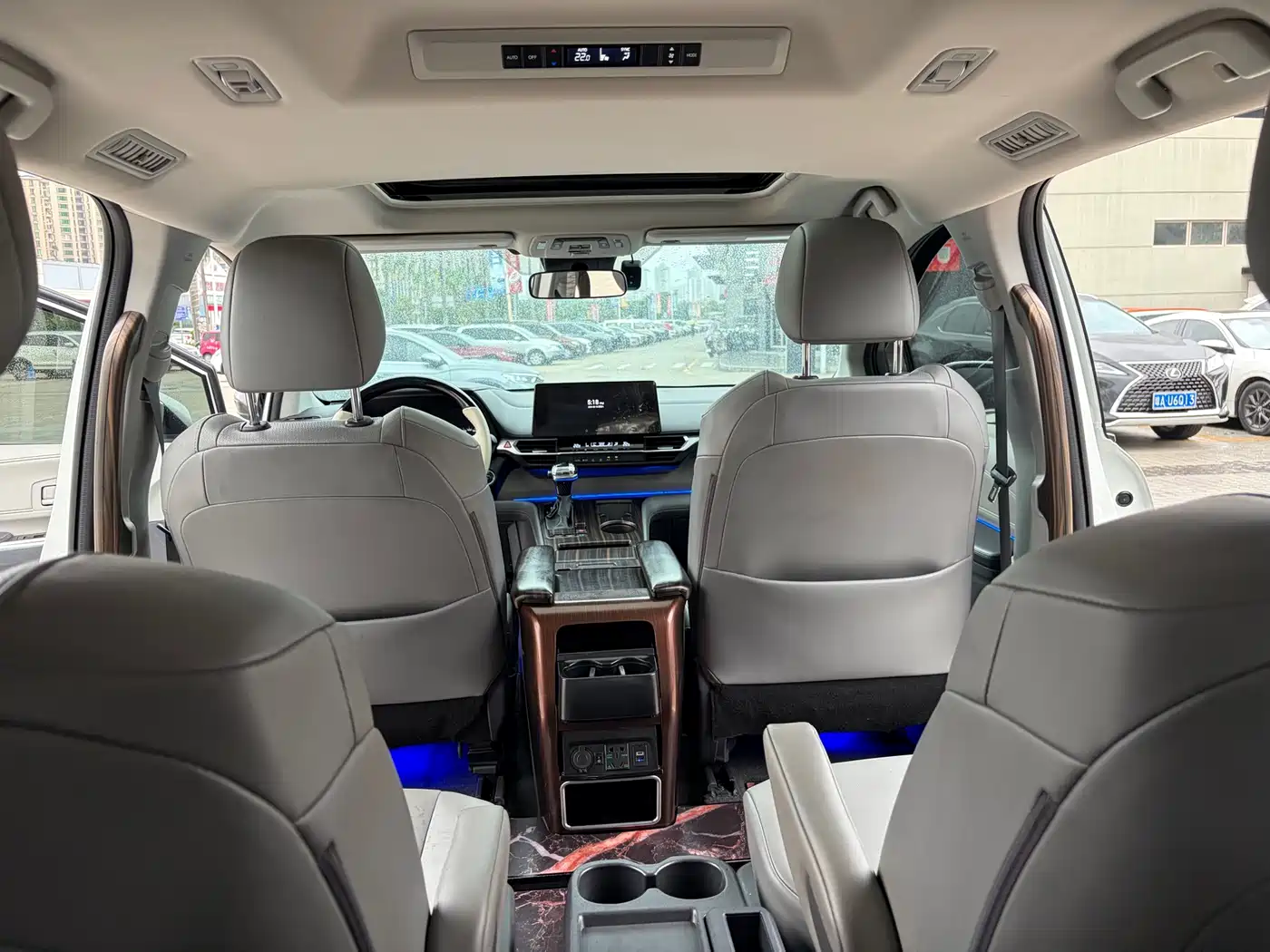 Фото 29 - Toyota Granvia