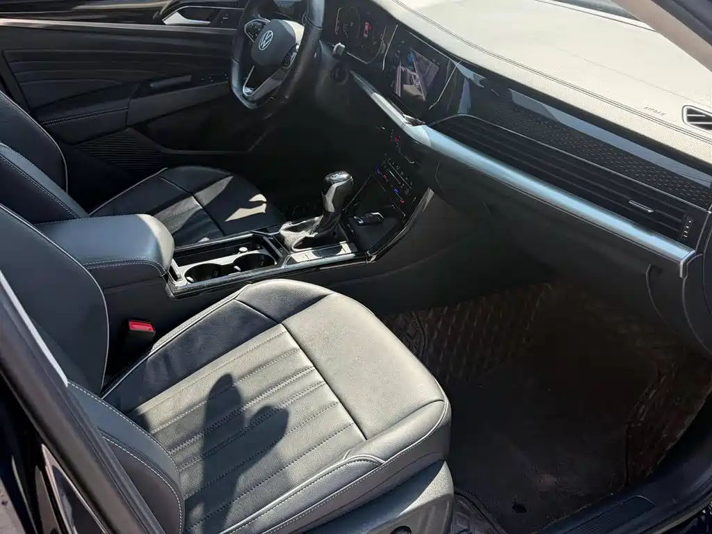 Volkswagen Passat 2023 330TSI Elite Edition фото 8
