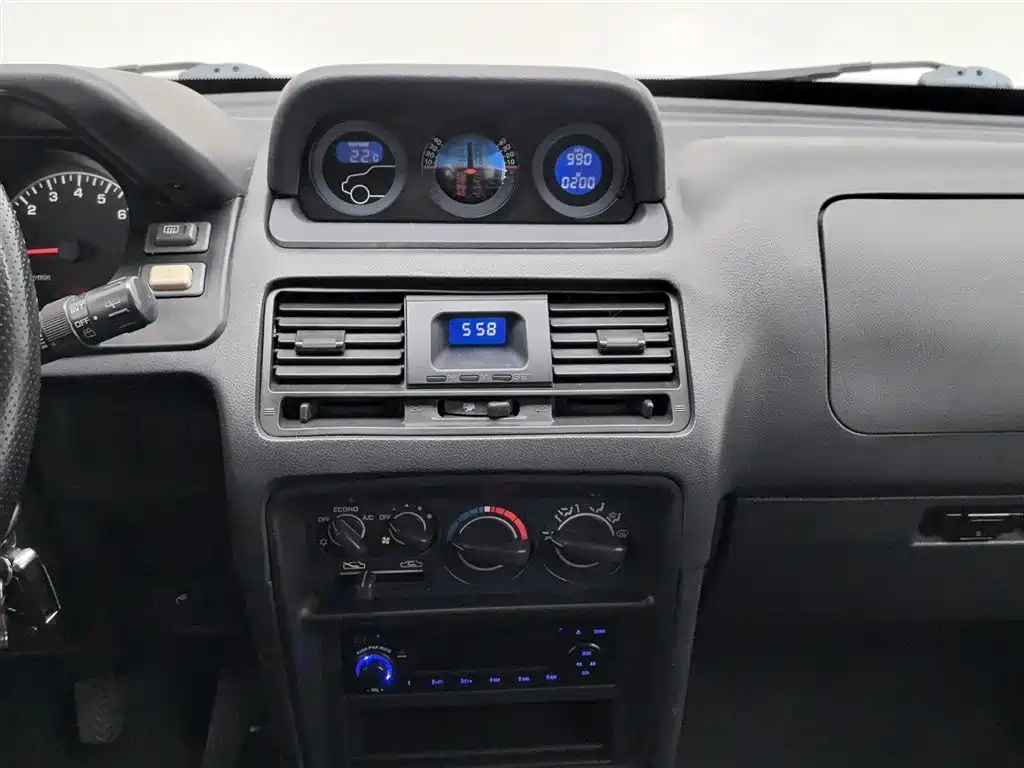 Leopaard Black King Kong 2013 2.2L Manual 4WD Standard Type фото 12