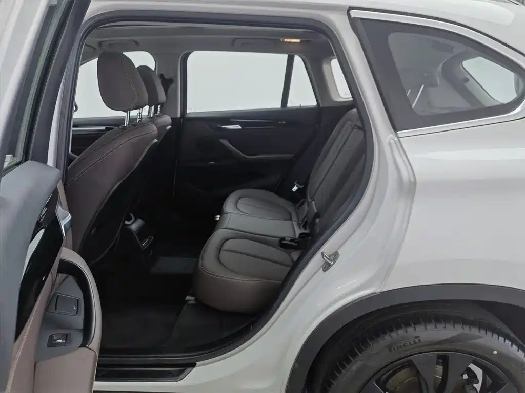 BMW X1 2020 sDrive20Li Fashion Model фото 15