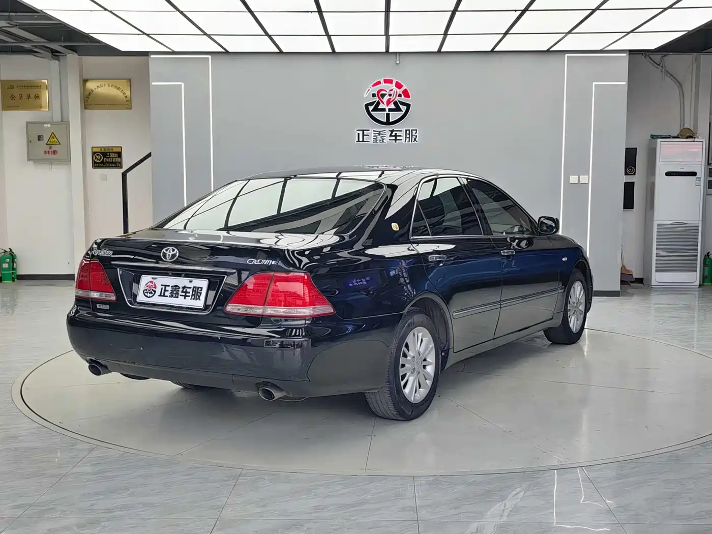 Toyota Crown 2005 Model 3.0L Royal фото 14