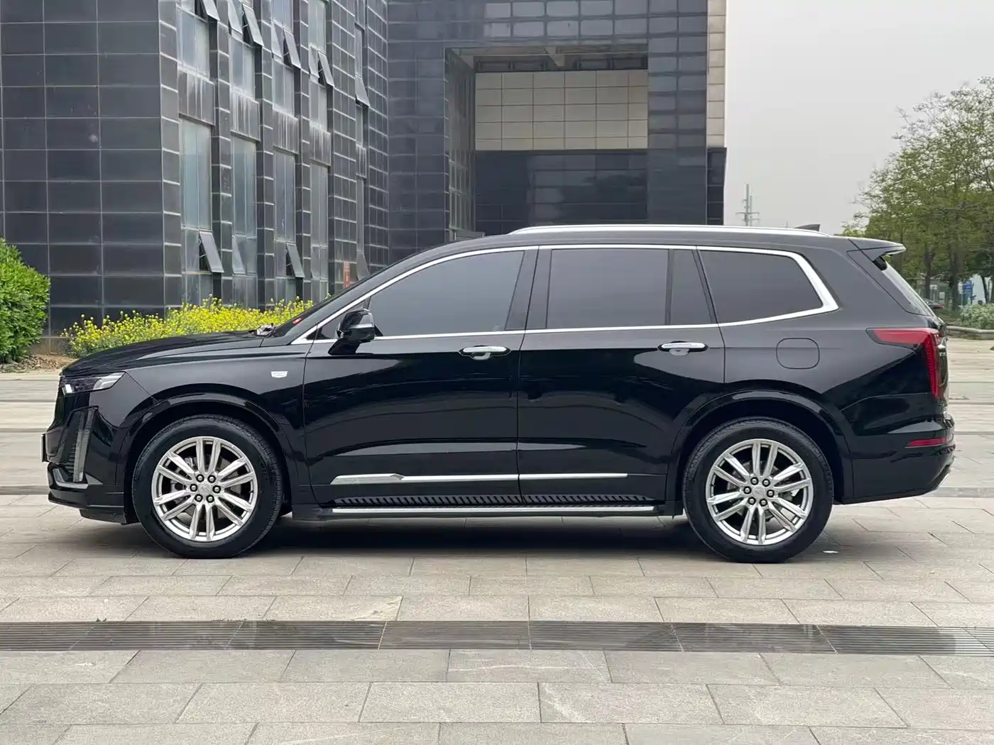 CADILLAC XT6