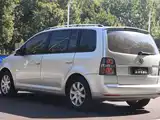 Фото 9 - Volkswagen Touran
