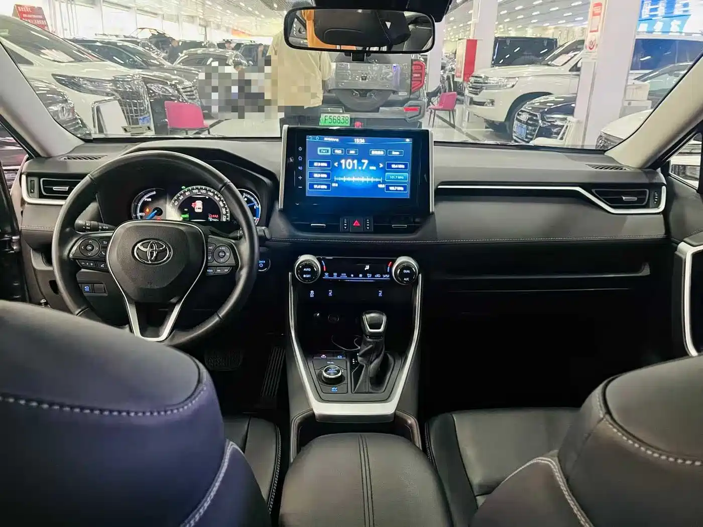 Toyota RAV4 Rongfang 2021 Hybrid 2.5L E-CVT AWD Elite PLUS Edition фото 8