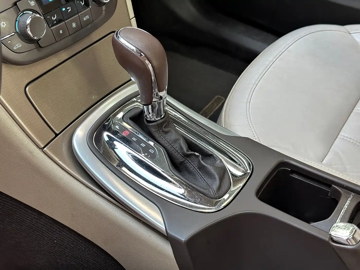 Buick Regal 2010 2010 2.0L Expo Edition
