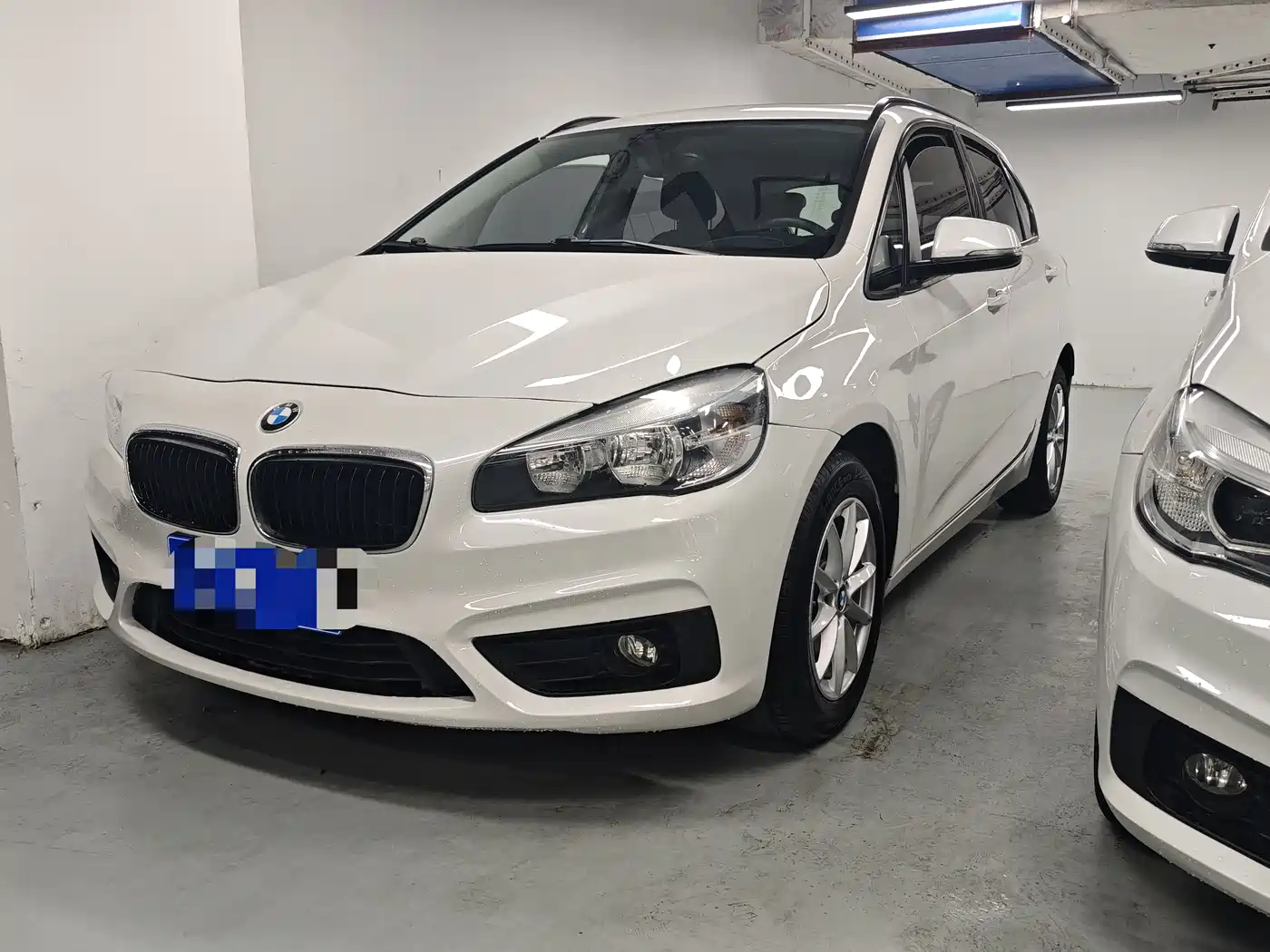 BMW 2 Series Touring 2016 218i Fashion Model