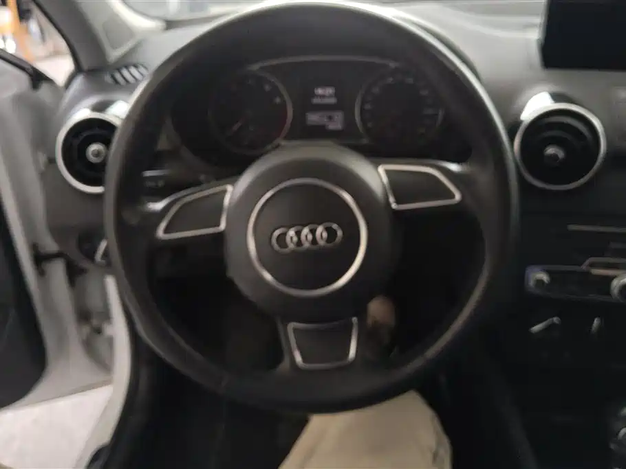 Audi A1 2016 30 TFSI Sportback Design Style Edition фото 15