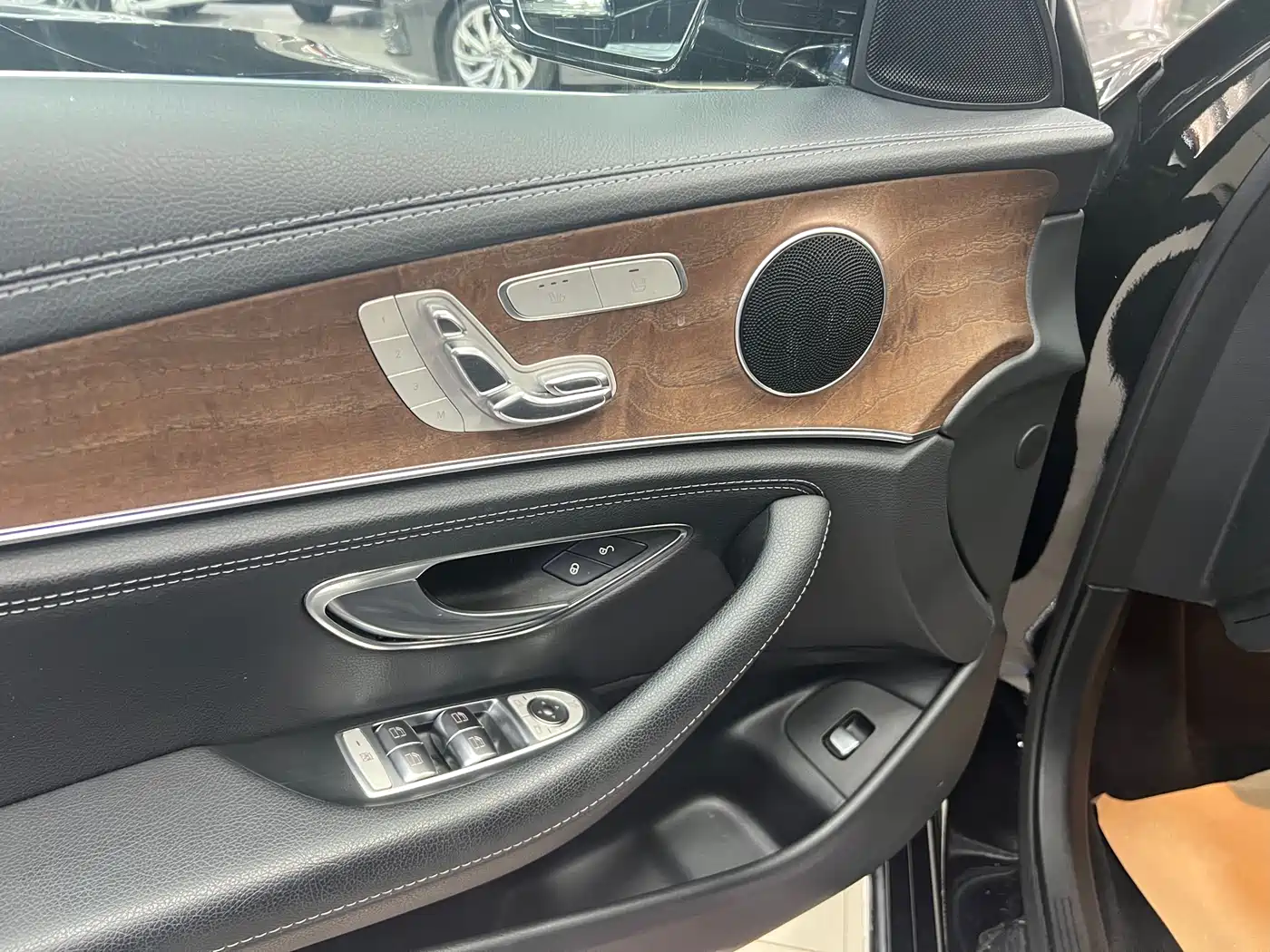 Mercedes-Benz E-Class 2019 E 300 L Fashion фото 12