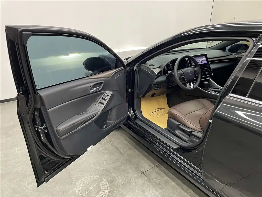 Toyota Avalon 2023 2.0L Aspiration Edition фото 5