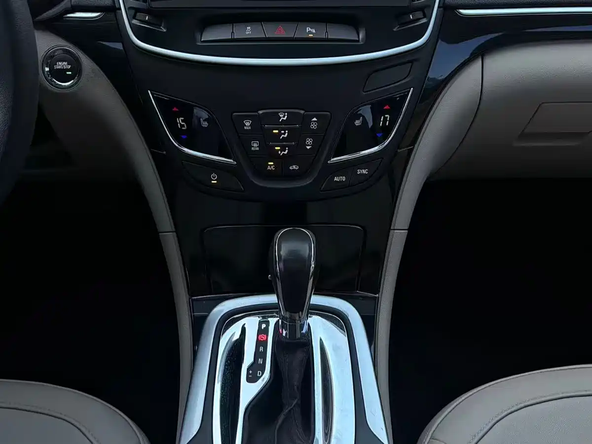 Buick Regal 2015 2.0L Elite Fashion Model фото 13