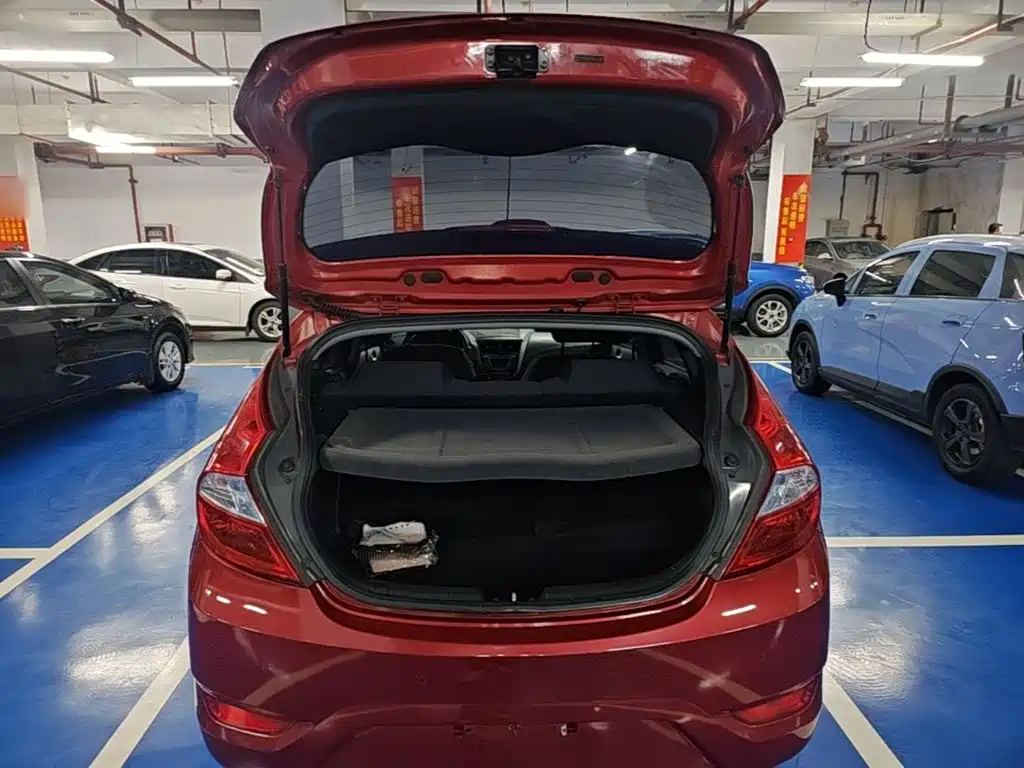 Hyundai Reina 2014 2014 Model 1.6L Automatic TOP