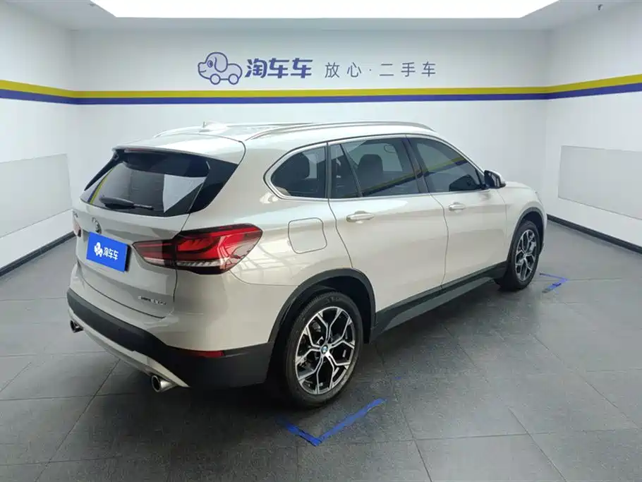 BMW X1 2021 sDrive25Li Leading фото 3