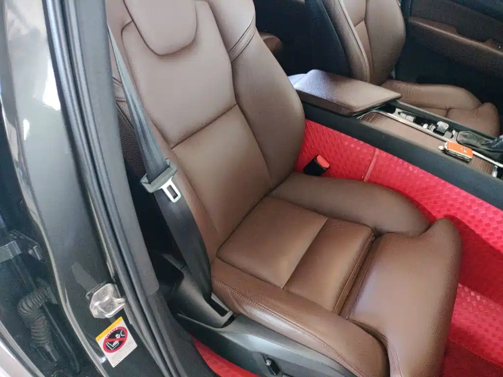 Фото 20 - Volvo XC60