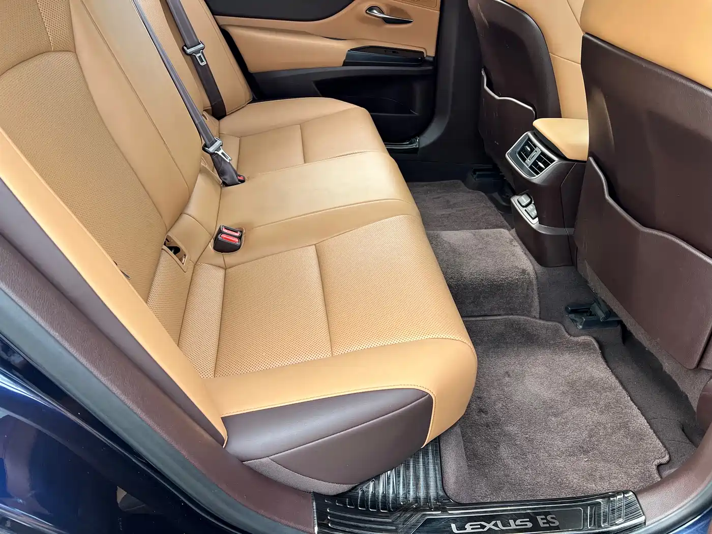 Lexus ES 2020 200 Excellence фото 12