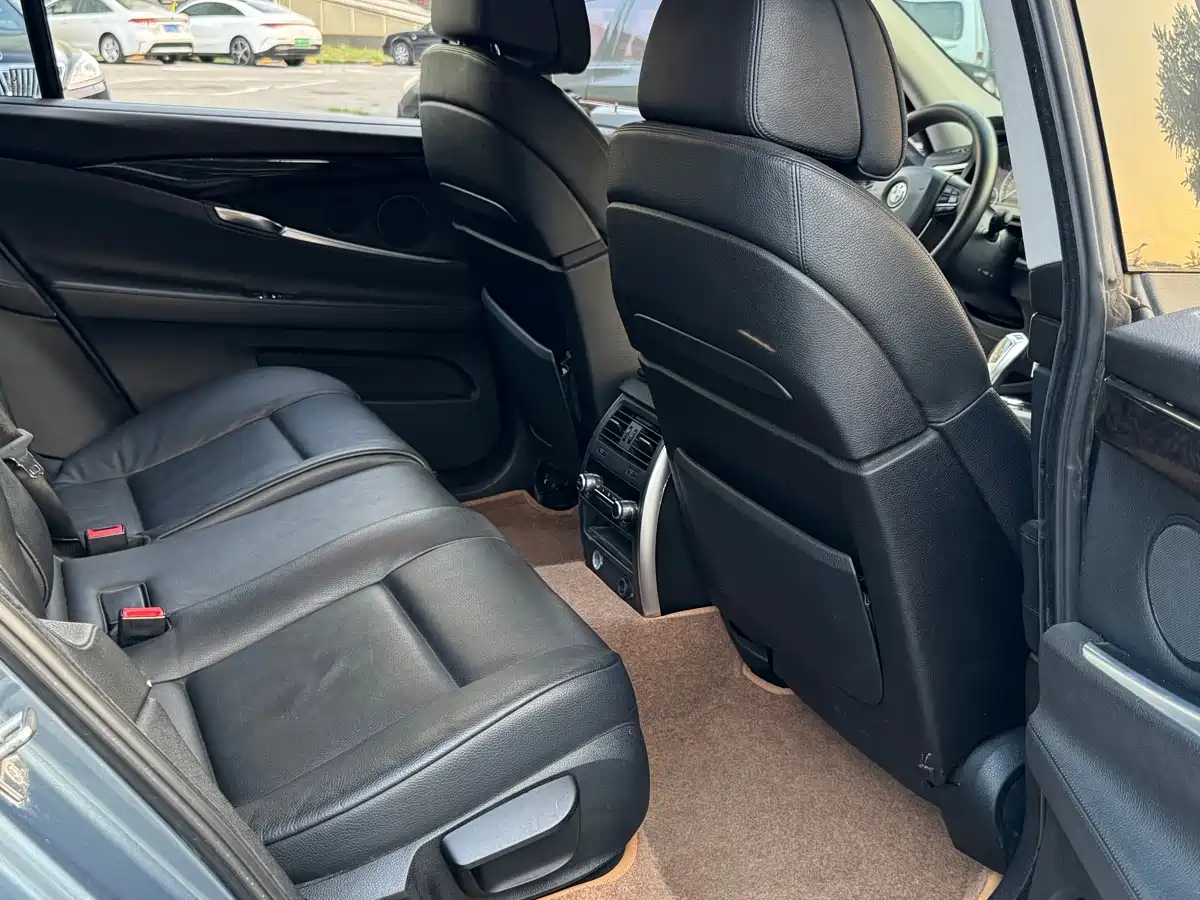 BMW 5 Series GT 2012 2011 535i Elegance