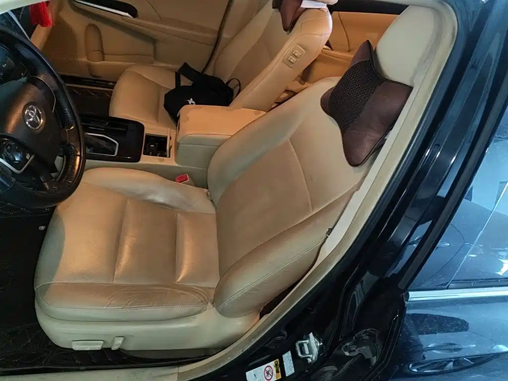 Toyota Camry 2016 2.0G 10th Anniversary Leading Edition фото 8