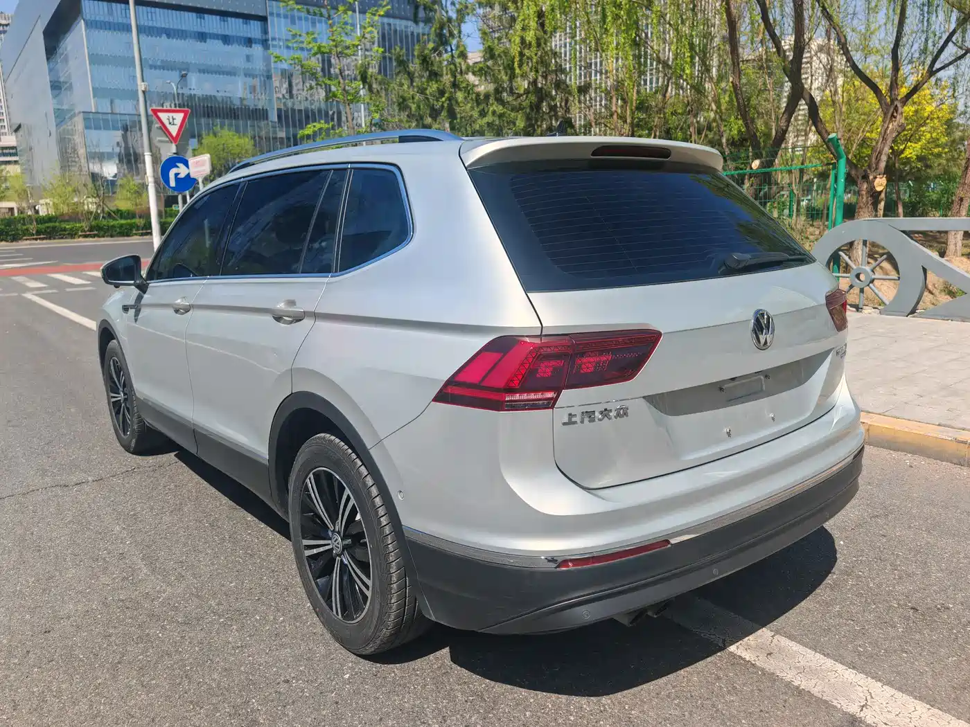 Volkswagen Tiguan L 2017 330TSI Automatic 2WD Flagship Edition фото 7