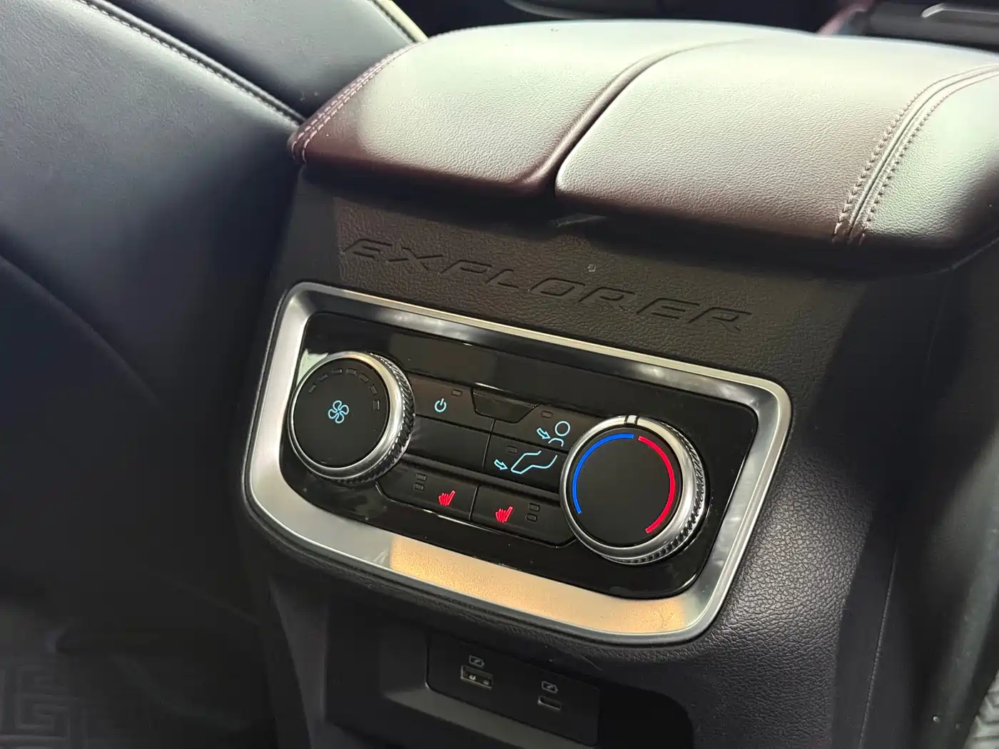 FORD EXPLORER