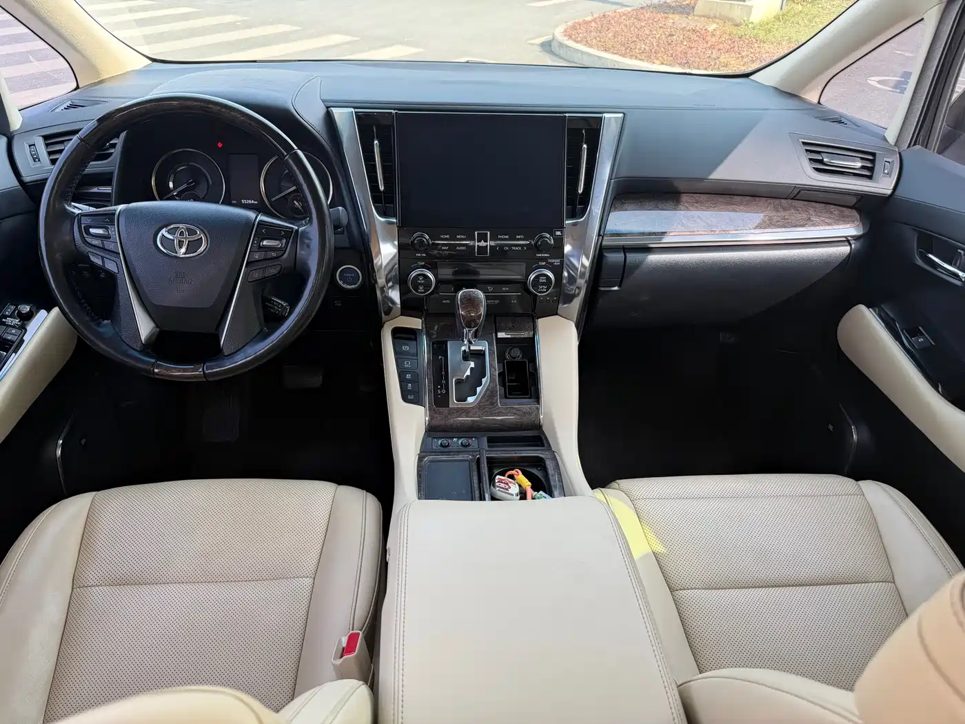 Toyota Alphard 2021 Hybrid 2.5L Ultimate фото 5