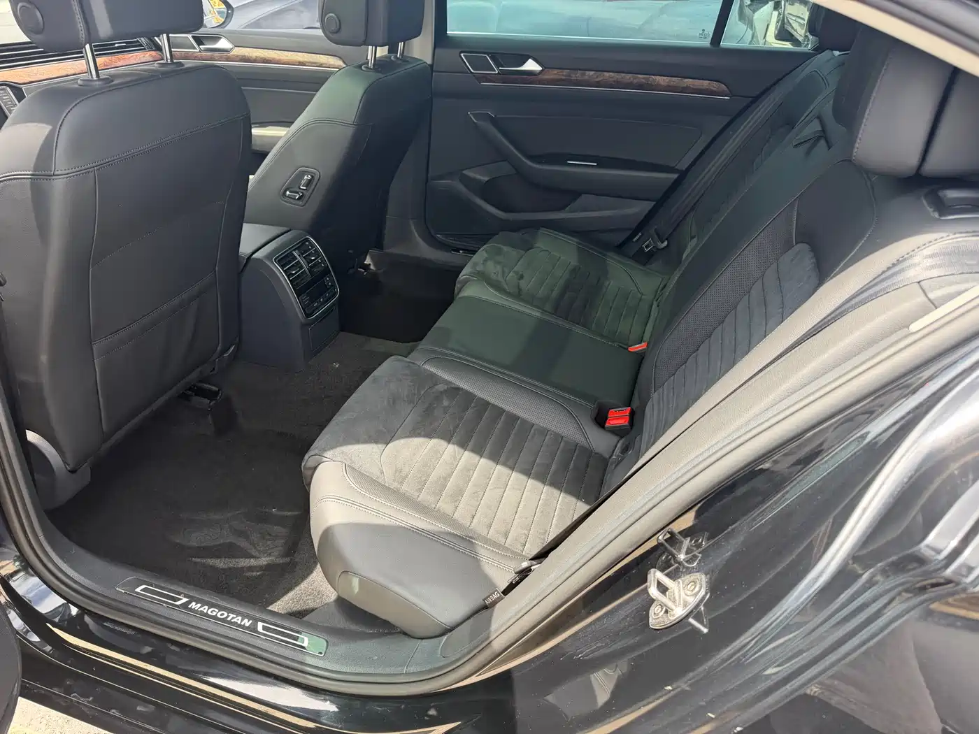 Volkswagen Magotan 2017 330TSI DSG Premium фото 5