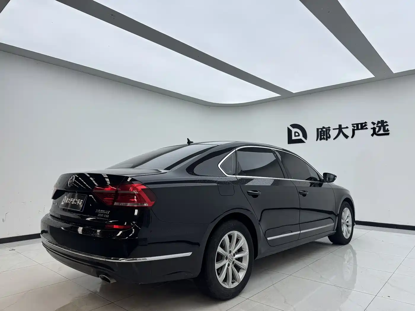 Volkswagen Passat 2017 330TSI DSG Prestige фото 17