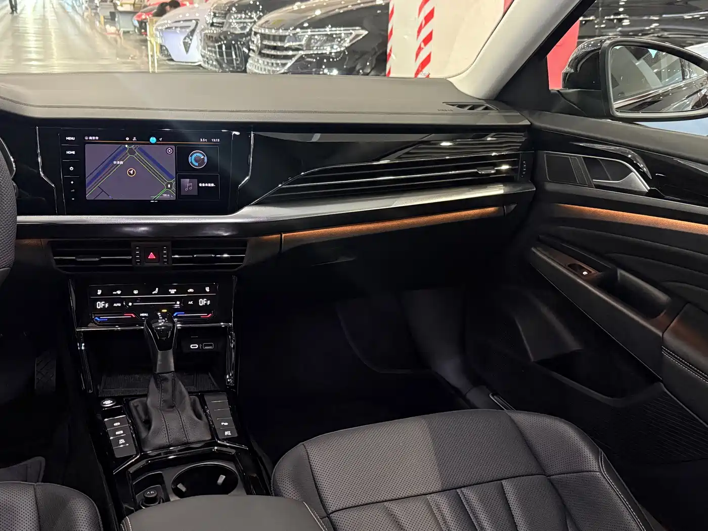 Volkswagen Passat 2025 Outstanding 380TSI Dragon Glory Edition фото 11