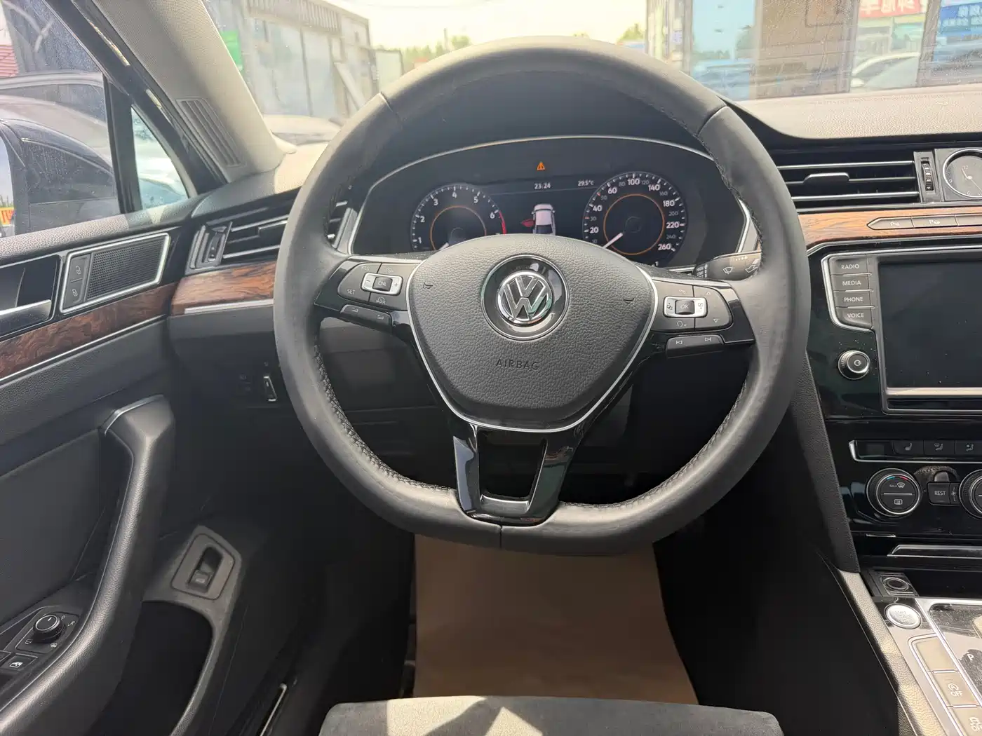 Volkswagen Magotan 2017 330TSI DSG Premium фото 6