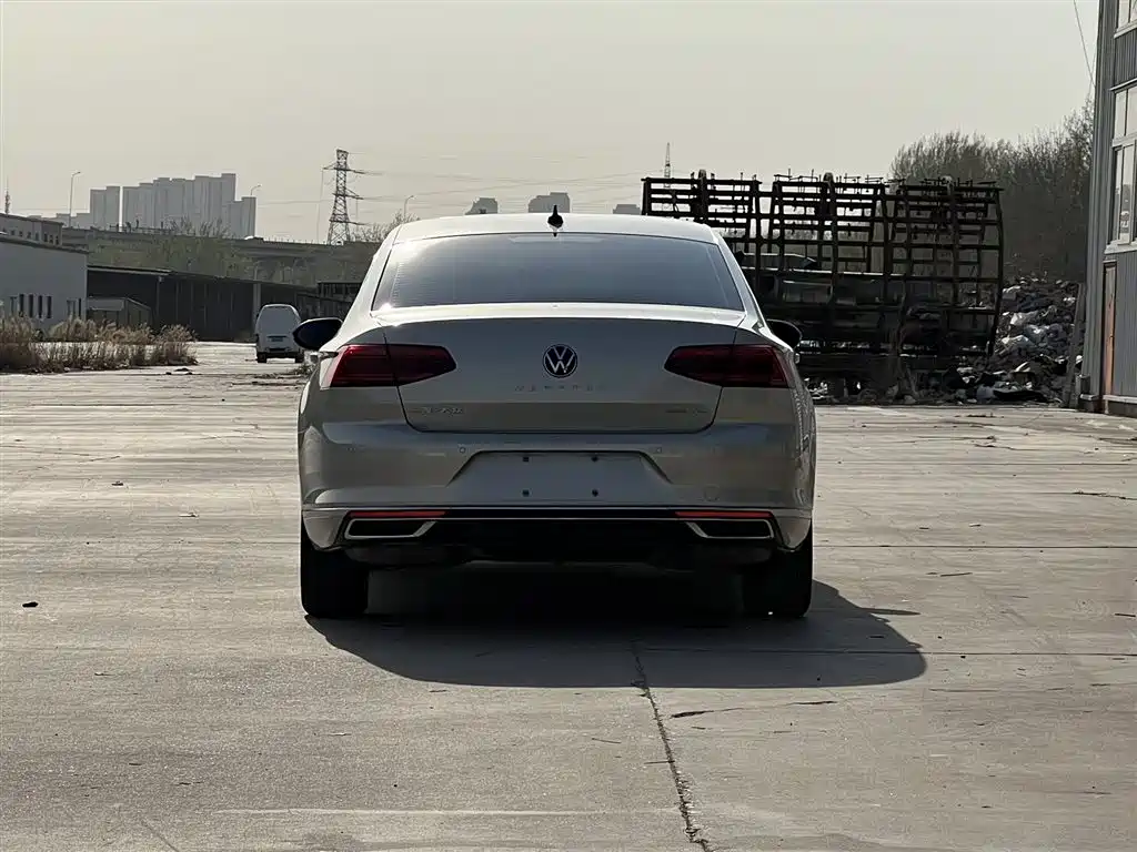 Volkswagen Magotan 2020 330TSI DSG Luxury фото 5