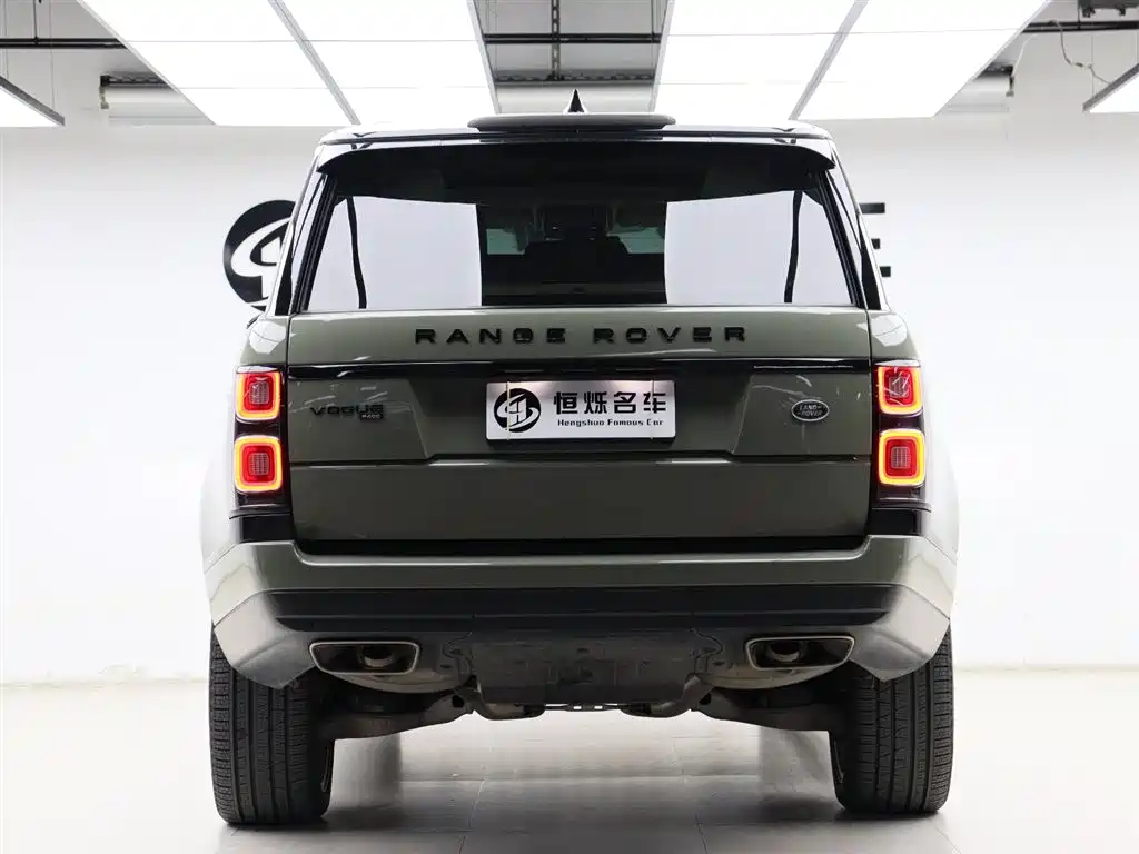 Land Rover Range Rover 2022 3.0 L6 400PS Heritage Extended Classic Edition фото 31
