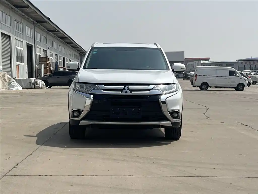 MITSUBISHI OUTLANDER