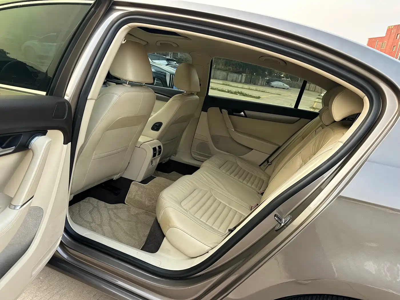 Volkswagen Magotan 2012 1.8TSI Luxury фото 9