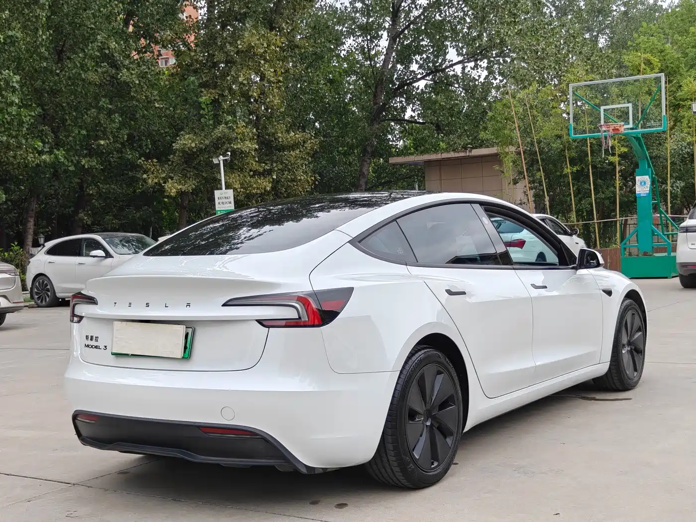 Tesla Model 3 2026 2025 Model Year Facelift Rear-Wheel Drive
