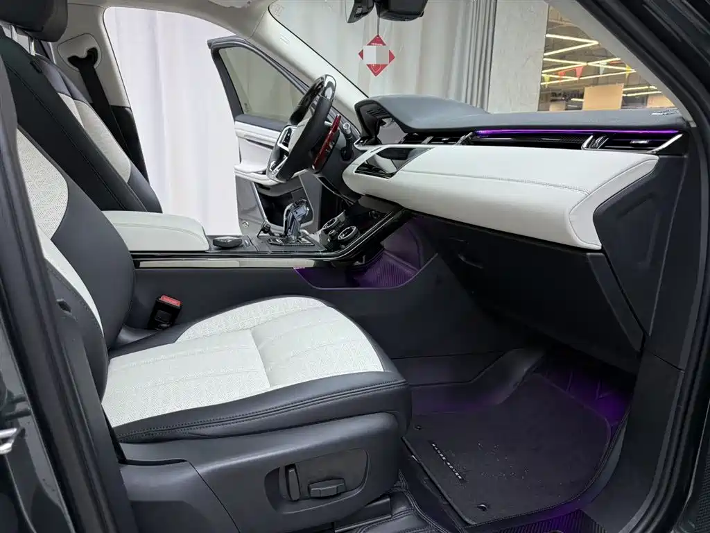 Land Rover Range Rover Evoque 2021 Range Rover Evoque L 249PS R-Dynamic First Edition Launch Edition фото 16