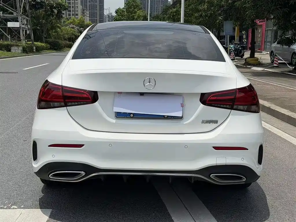 Mercedes-Benz A-Class 2019 A 180 L Sport Sedan фото 25