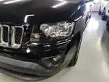 Photo 24 - Jeep Compass (Import)
