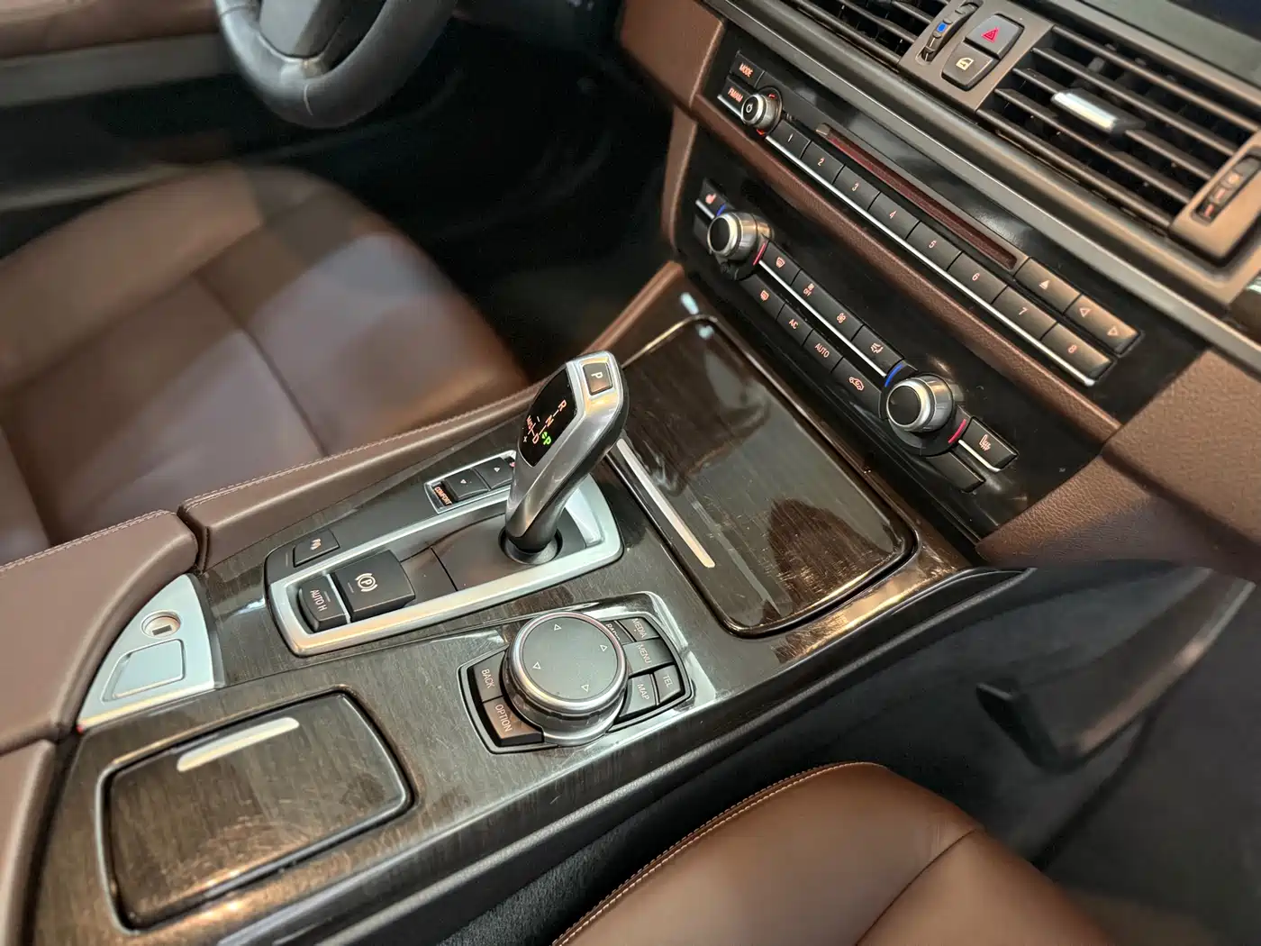 BMW 5 Series 2017 525Li Luxury Design Package фото 8