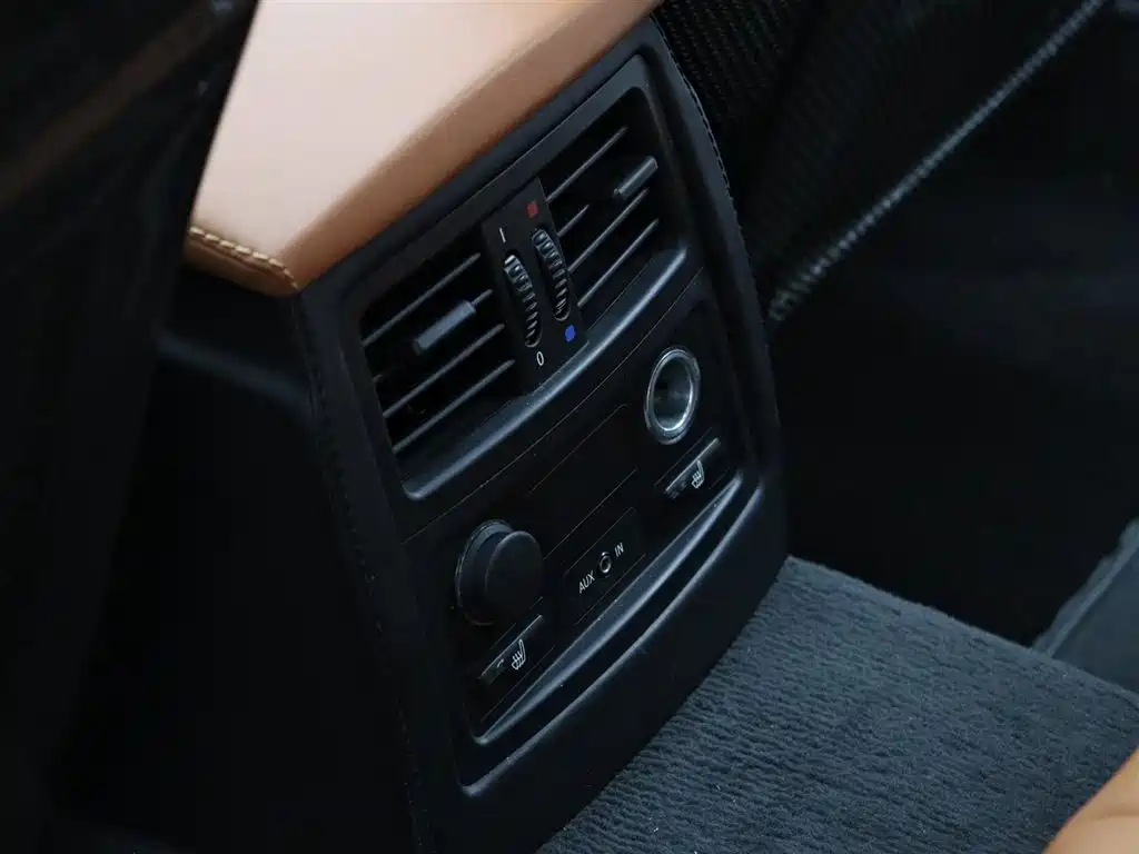 BMW M5 2005 Model M5 фото 8