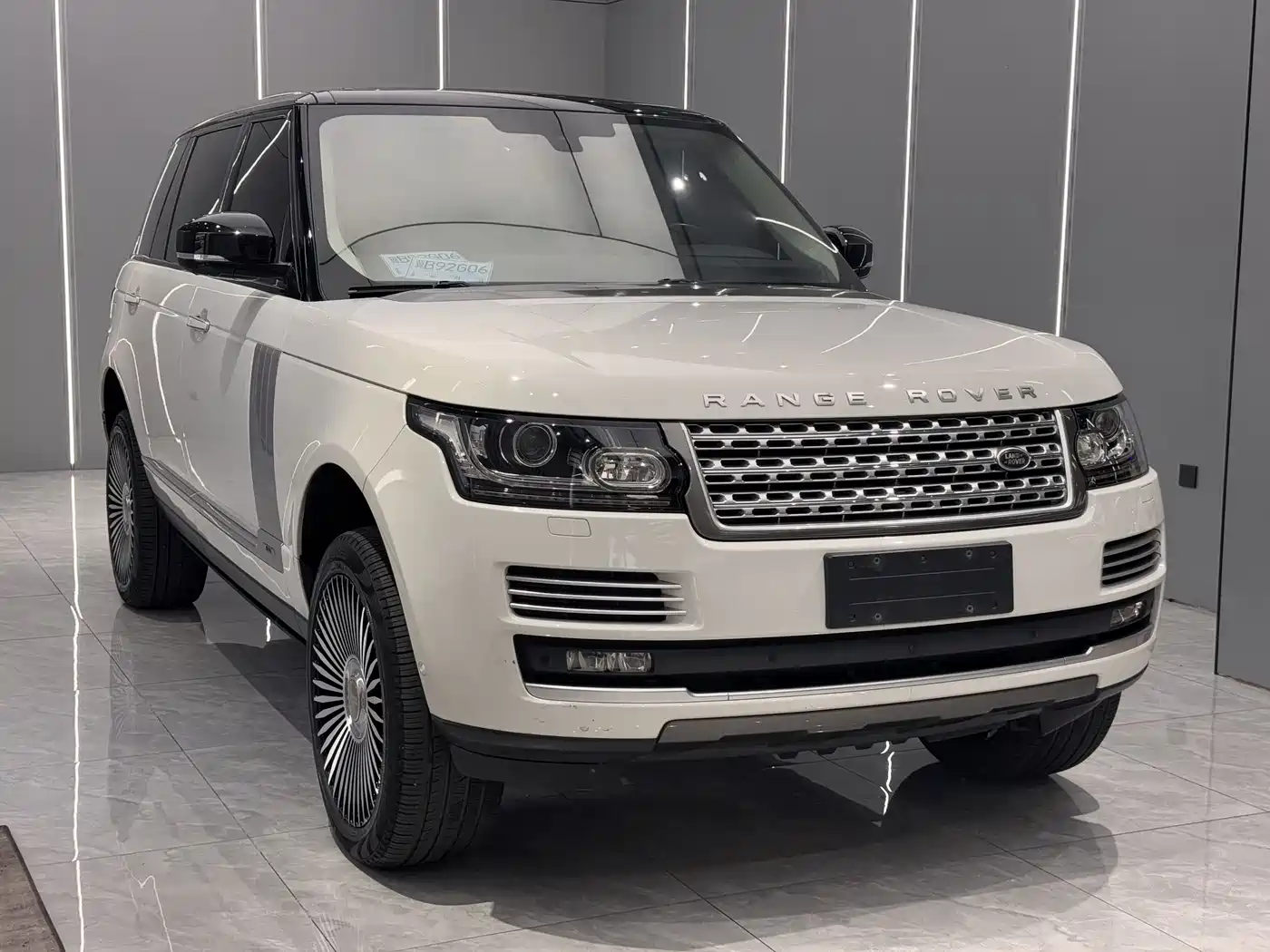 Land Rover Range Rover 2016 5.0 SC V8 AB Ultimate Autobiography LWB фото 3
