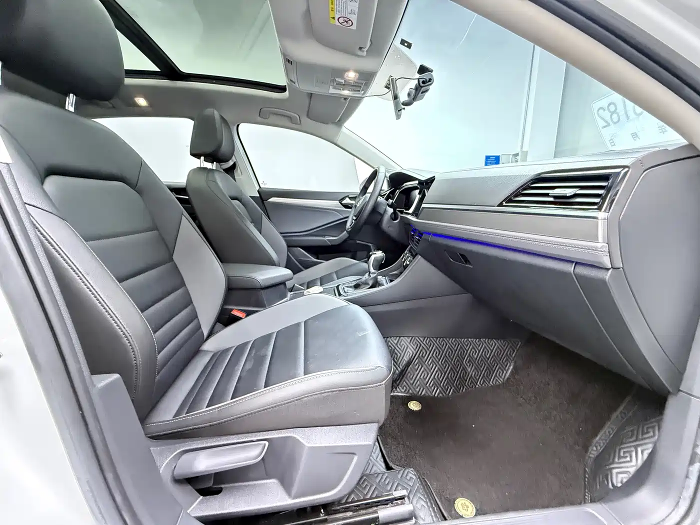 Volkswagen Sagitar 2021 280TSI DSG Surpassing Edition фото 8