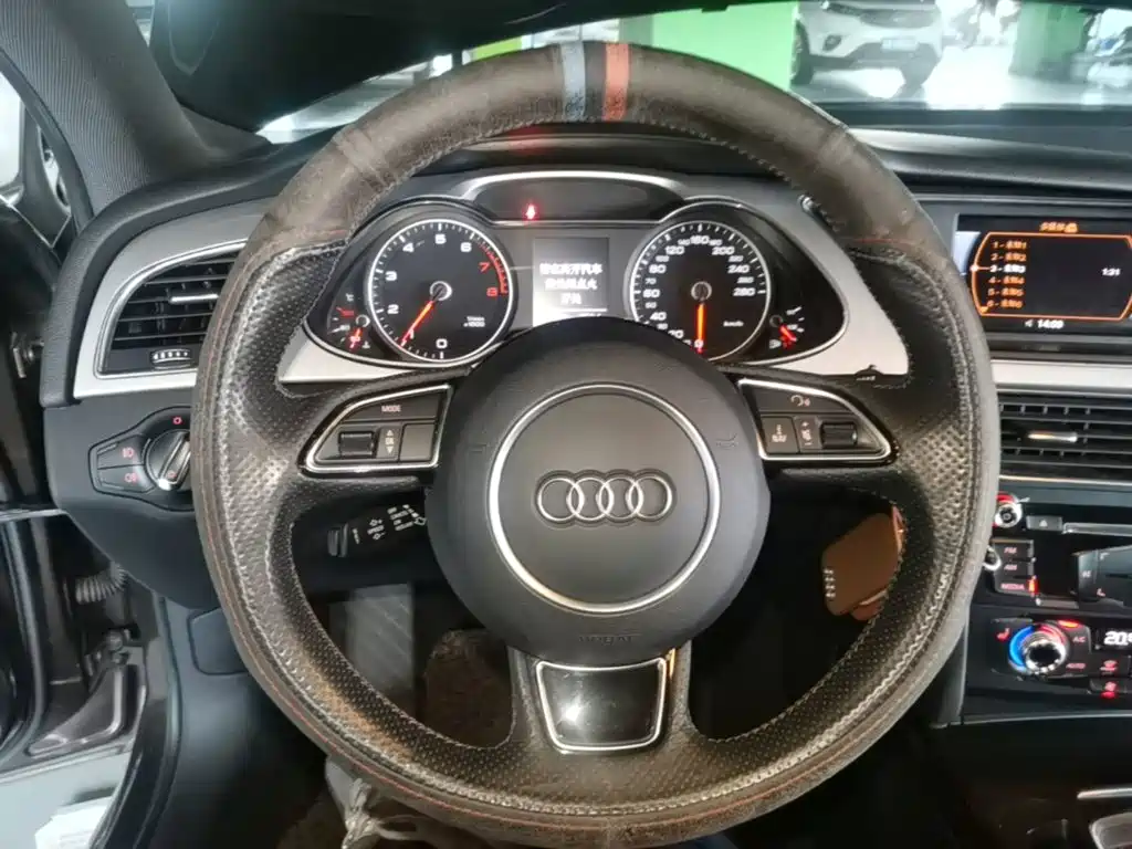 Фото 11 - Audi A4L