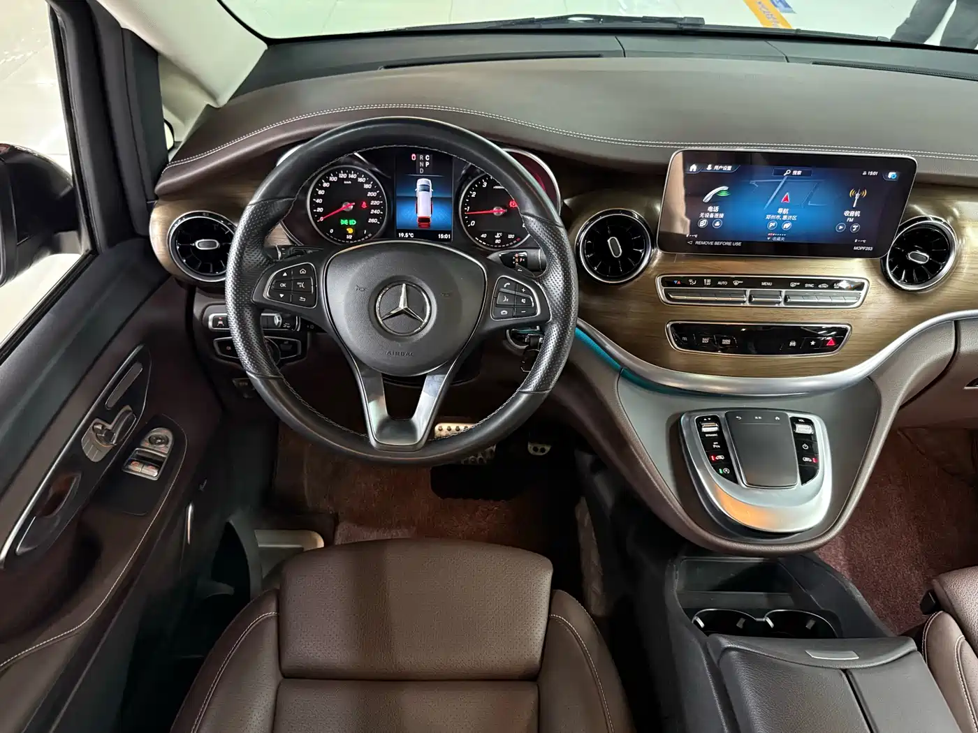 Mercedes-Benz V-Class 2022 V 260 L Long Wheelbase Prestige Edition фото 12